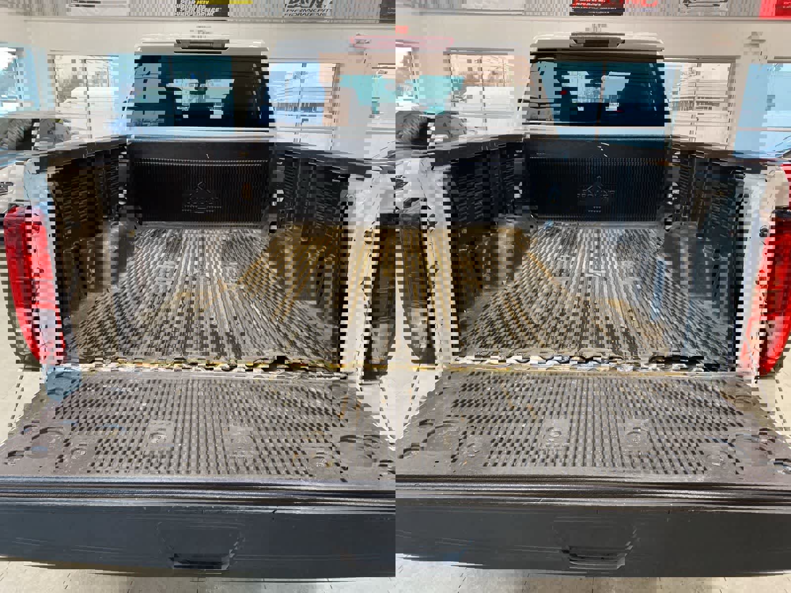 Used 2021 GMC Sierra 2500 SLE image 30