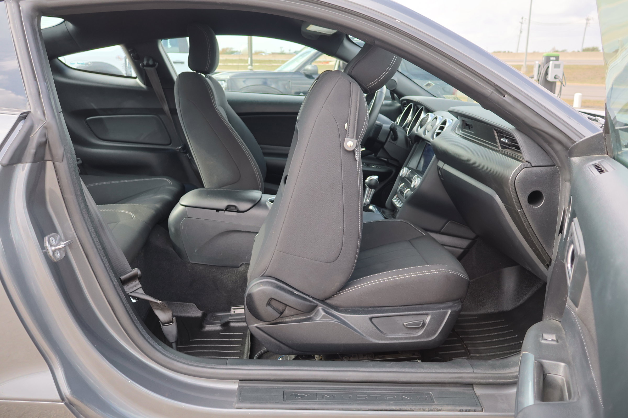 Certified 2022 Ford Mustang Coupe w/ Equipment Group 101A image 31