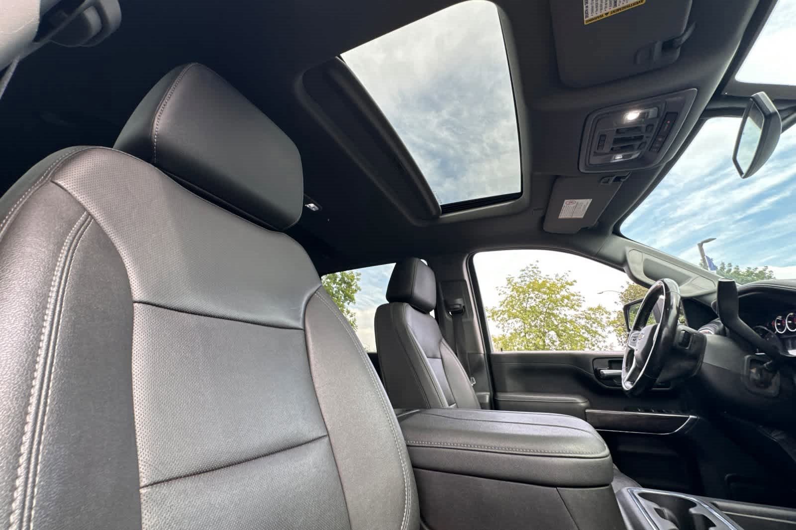 Used 2023 Chevrolet Silverado 2500 LTZ w/ LTZ Convenience Package image 17