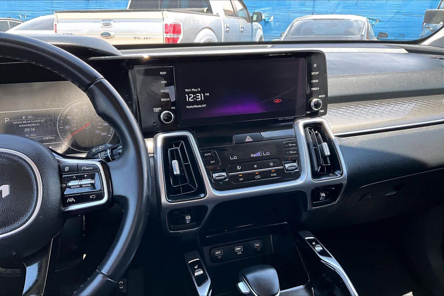 Used 2022 Kia Sorento S FWD image 7