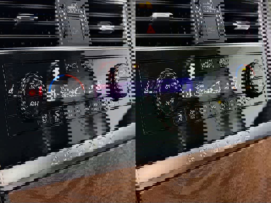 Used 2024 Nissan Armada SL w/ Cargo Package image 20