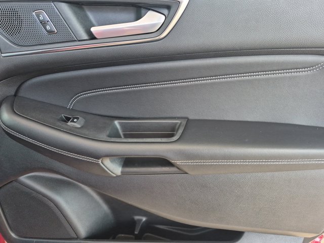 Certified 2020 Ford Edge Titanium FWD image 34