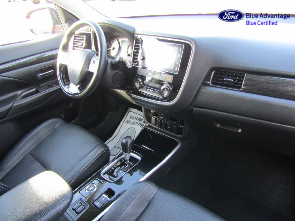 Used 2018 Mitsubishi Outlander SEL AWD/4WD image 38