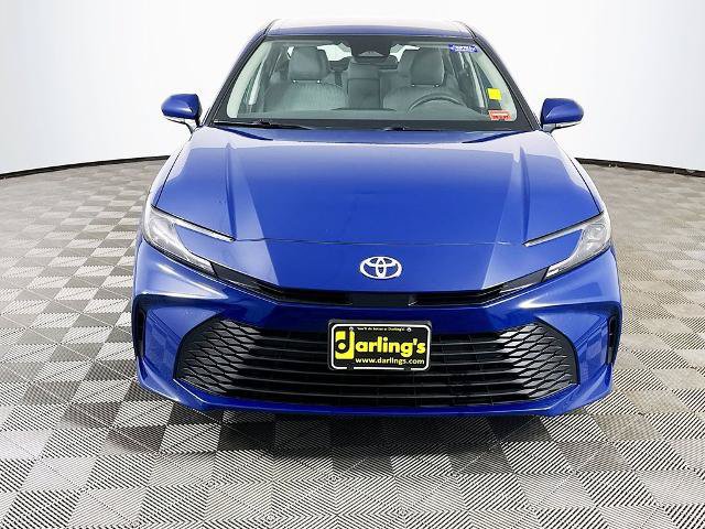 Used 2025 Toyota Camry LE AWD/4WD image 2