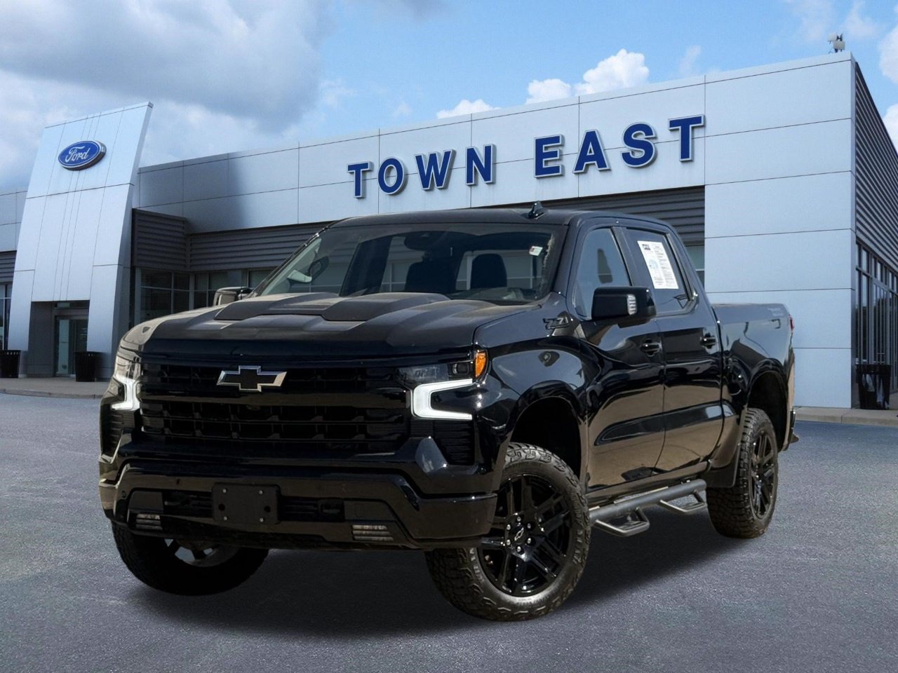 Used 2024 Chevrolet Silverado 1500 LT Trail Boss w/ LT Trail Boss Premium Package