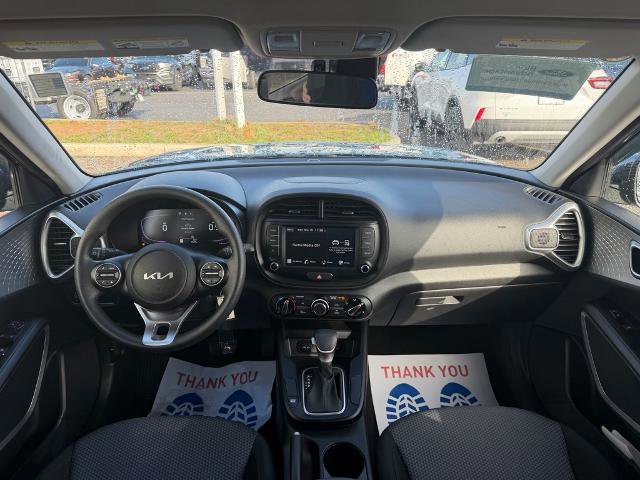 Used 2023 Kia Soul LX w/ LX Technology Package image 14