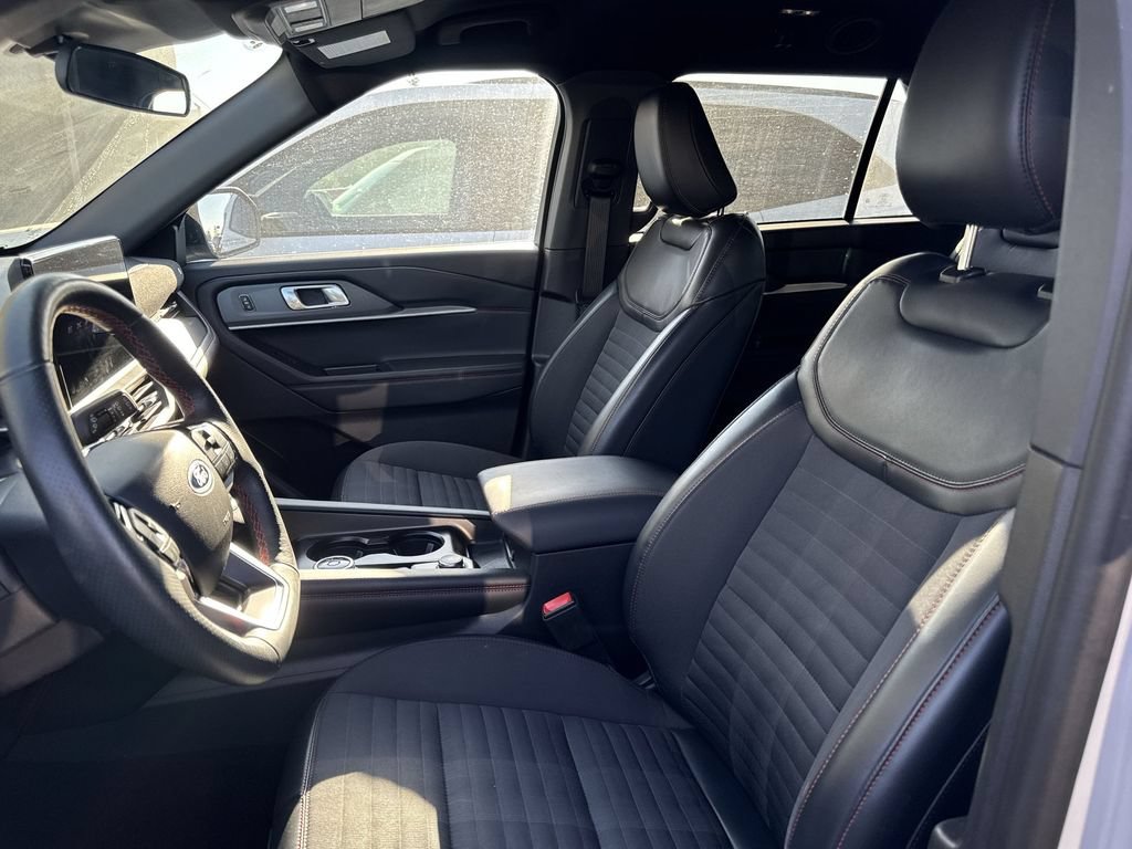 Certified 2026 Ford Explorer ST-Line AWD/4WD image 2
