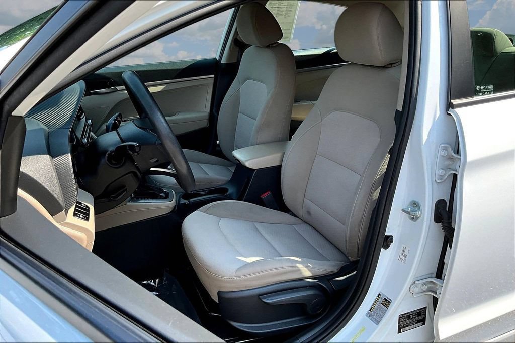 Used 2019 Hyundai Elantra SE FWD image 22