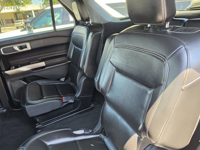Certified 2023 Ford Explorer XLT w/ Equipment Group 202A RWD image 10