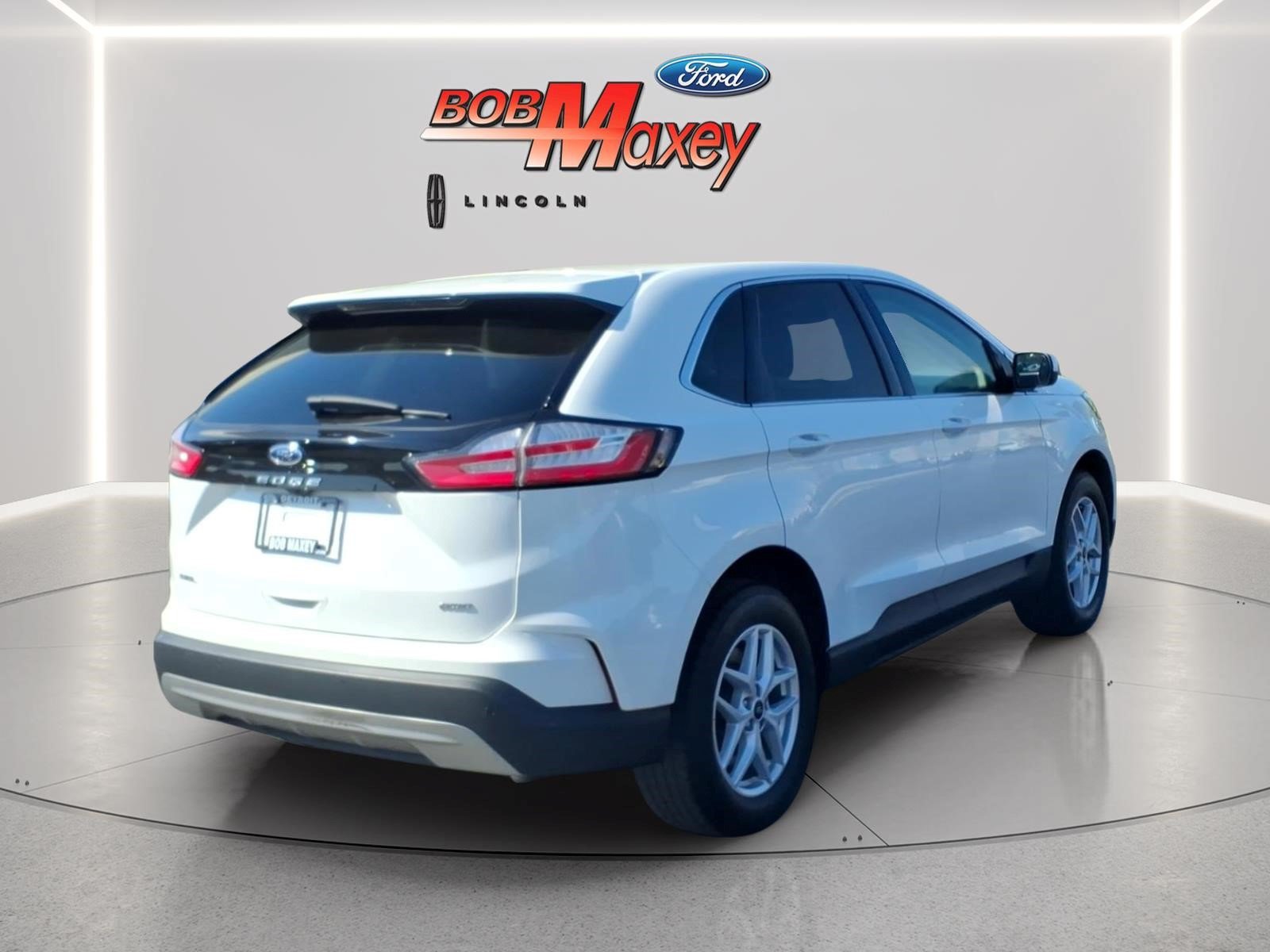 Certified 2023 Ford Edge SEL w/ Convenience Package AWD/4WD image 4