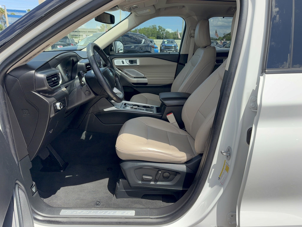 Certified 2023 Ford Explorer Limited w/ Limited Technology Package RWD image 11