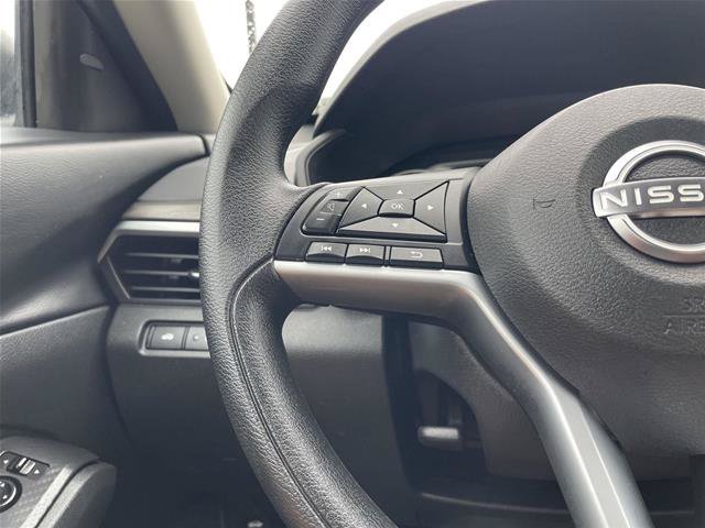 Used 2025 Nissan Altima 2.5 SV FWD image 13