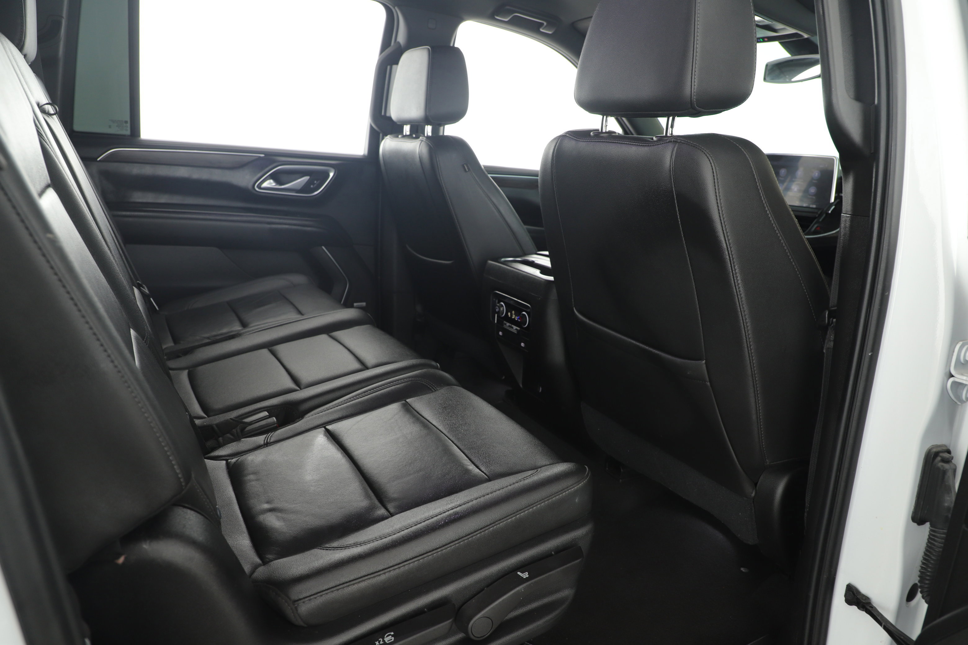 Used 2021 Chevrolet Suburban LT image 24