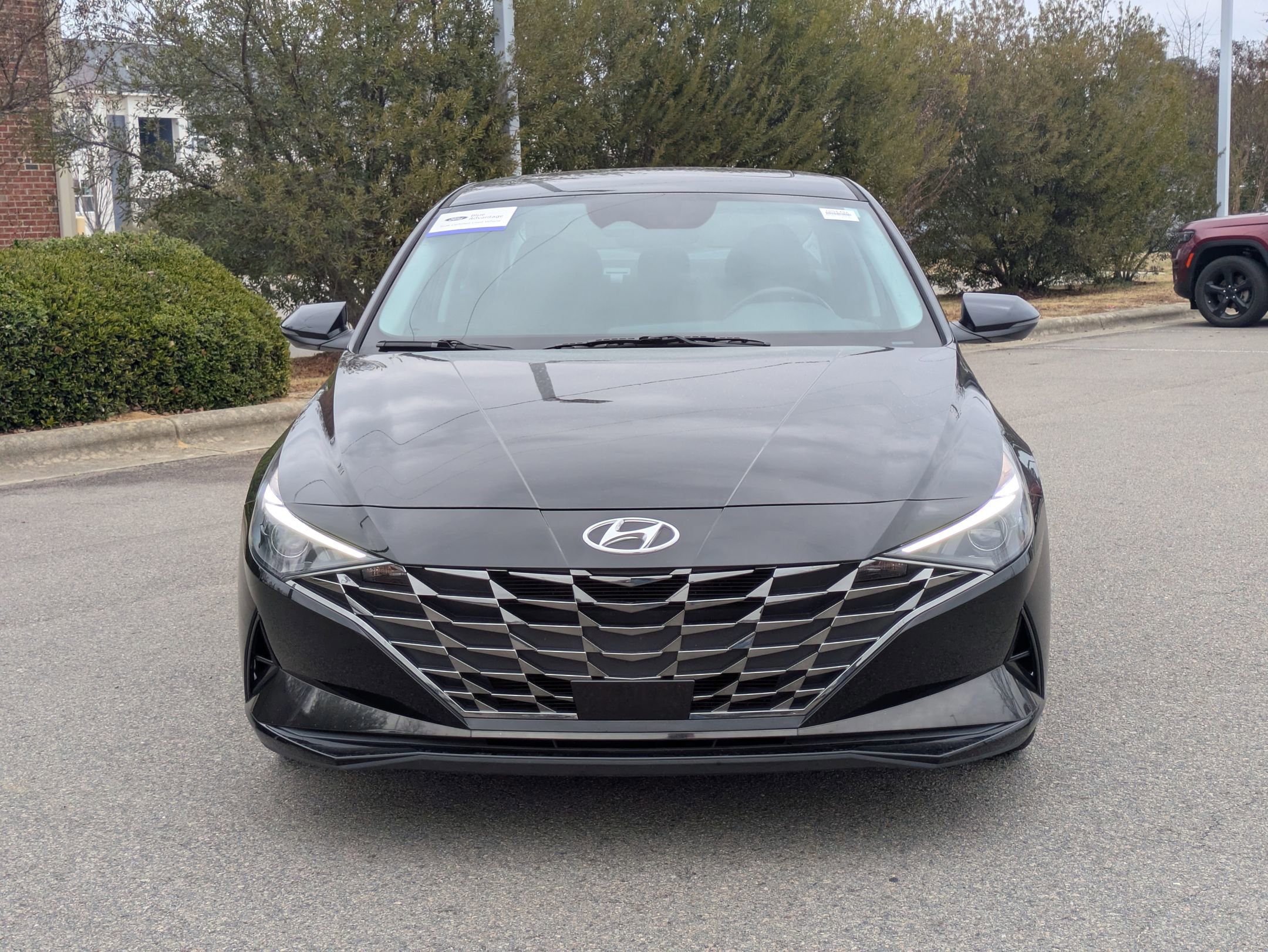 Used 2021 Hyundai Elantra SEL w/ Convenience + Premium Package image 9
