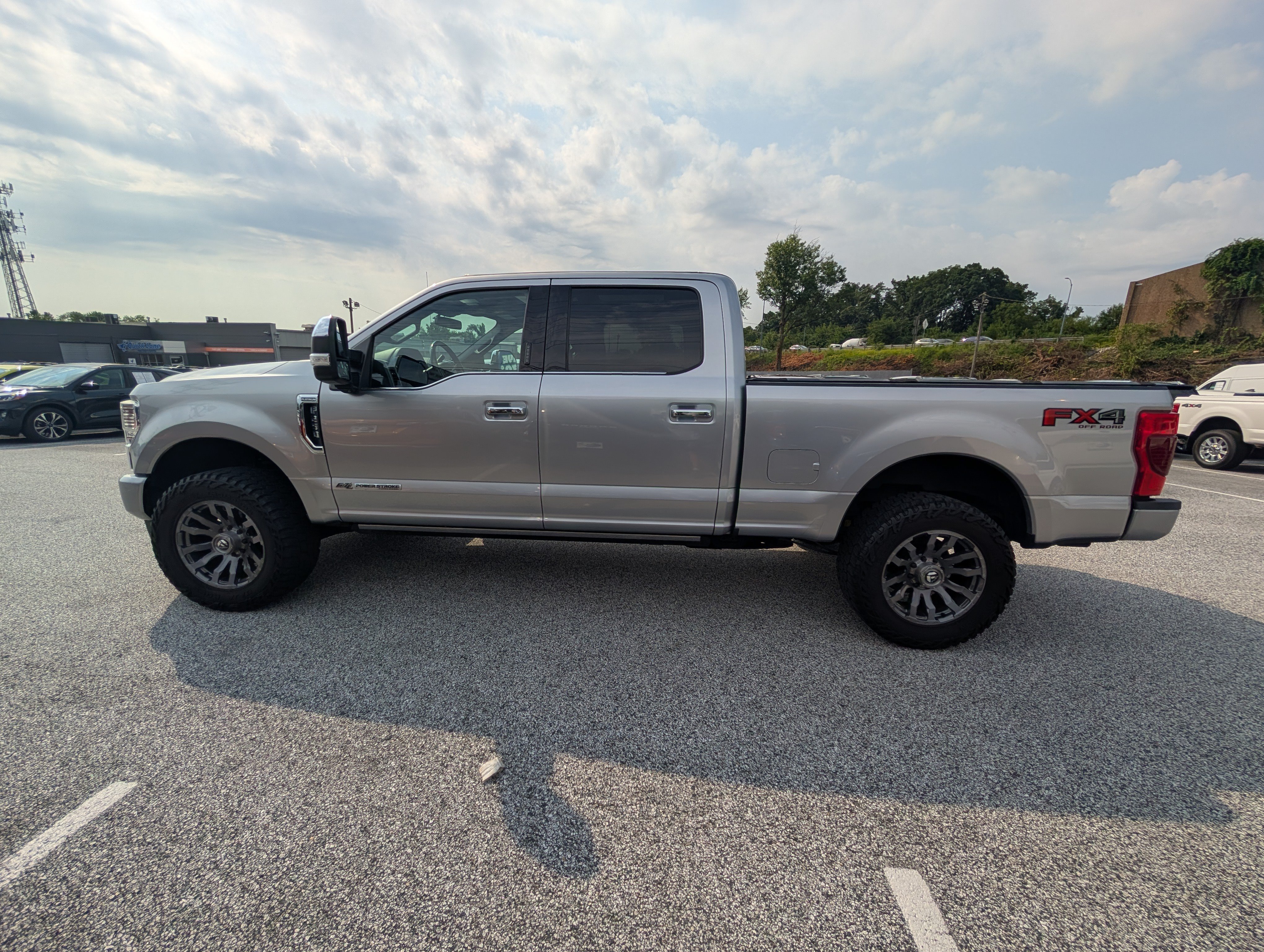 Certified 2021 Ford F250 Platinum w/ FX4 Off-Road Package AWD/4WD image 3