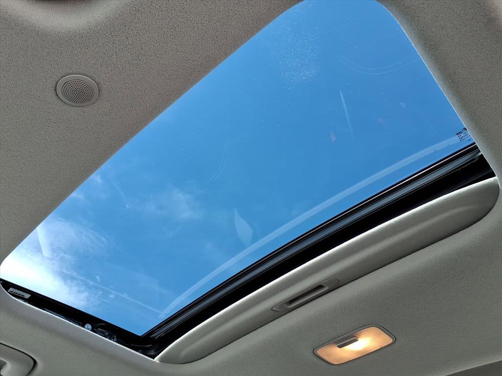Used 2022 Hyundai Venue SEL FWD image 9