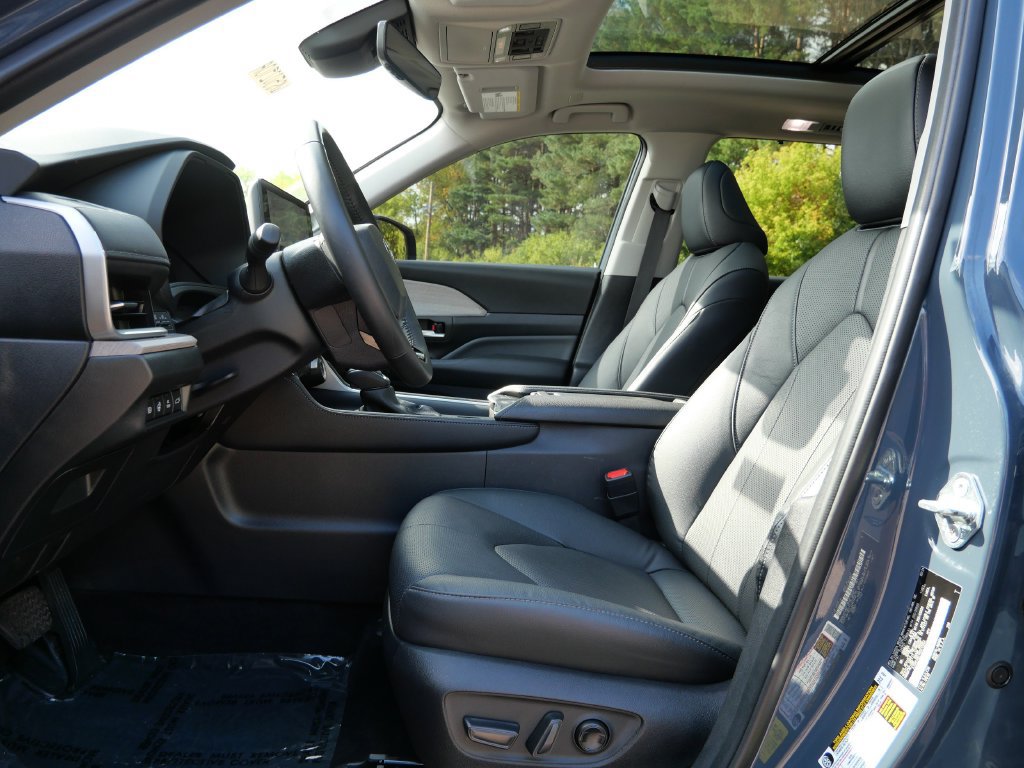 Used 2024 Toyota Grand Highlander AWD Hybrid image 22