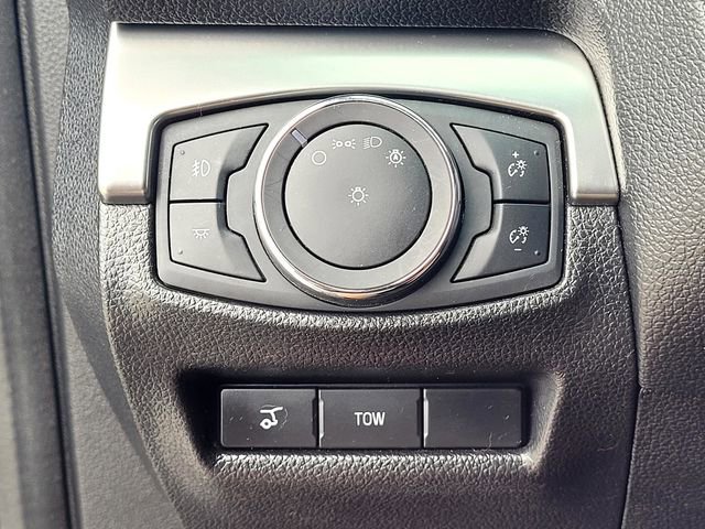 Certified 2019 Ford Explorer XLT w/ Equipment Group 202A FWD image 16