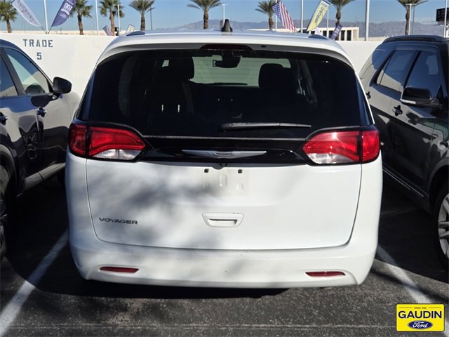 Used 2023 Chrysler Voyager LX image 2