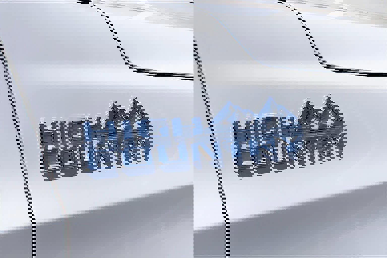 Used 2025 Chevrolet Tahoe High Country image 12