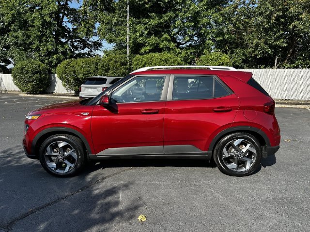 Used 2023 Hyundai Venue SEL FWD image 8