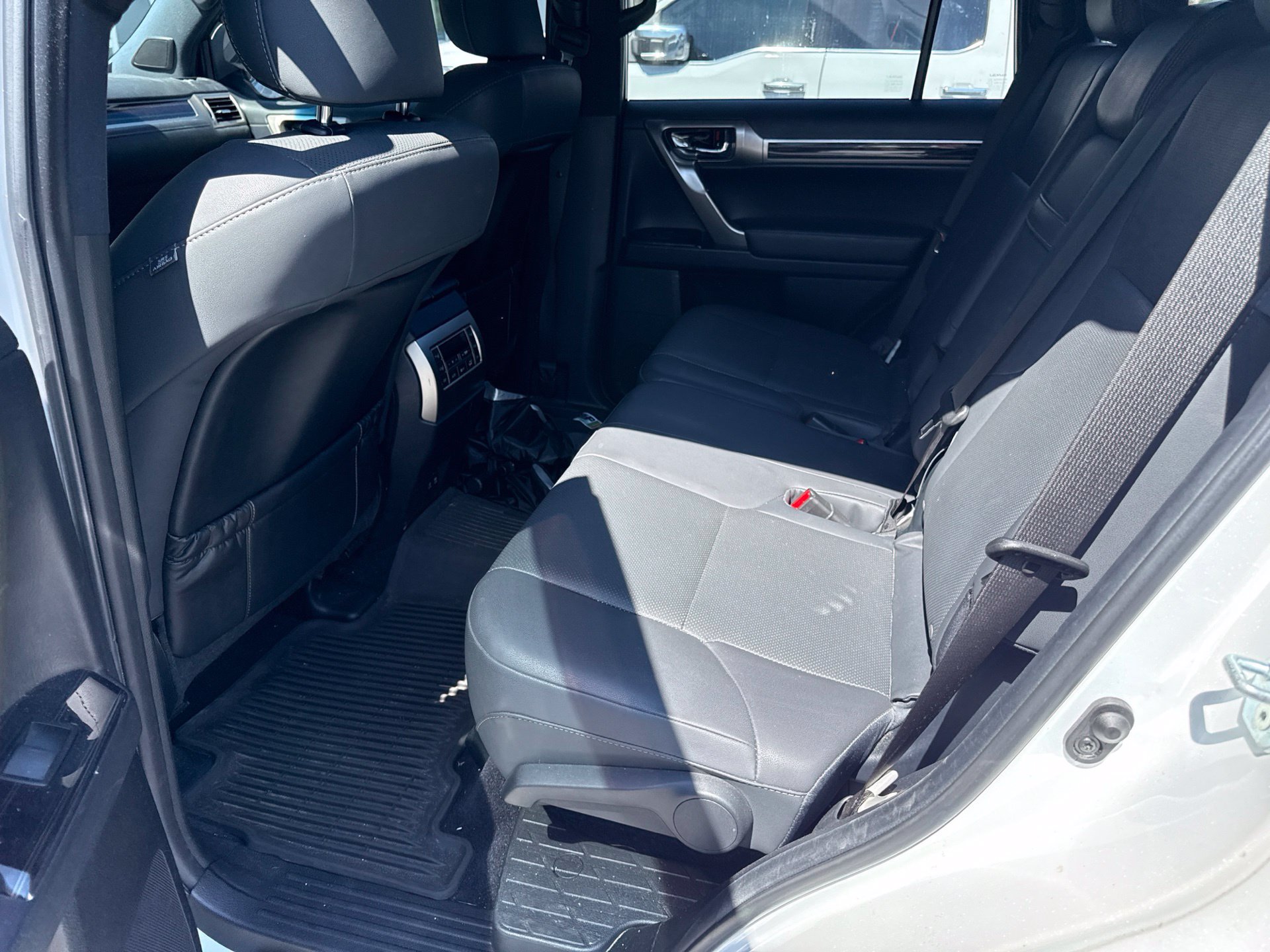 Used 2021 Lexus GX 460 Premium w/ Premium Package AWD/4WD image 11