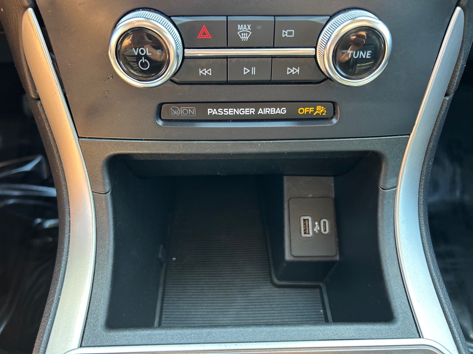 Certified 2024 Ford Edge SEL AWD/4WD image 29