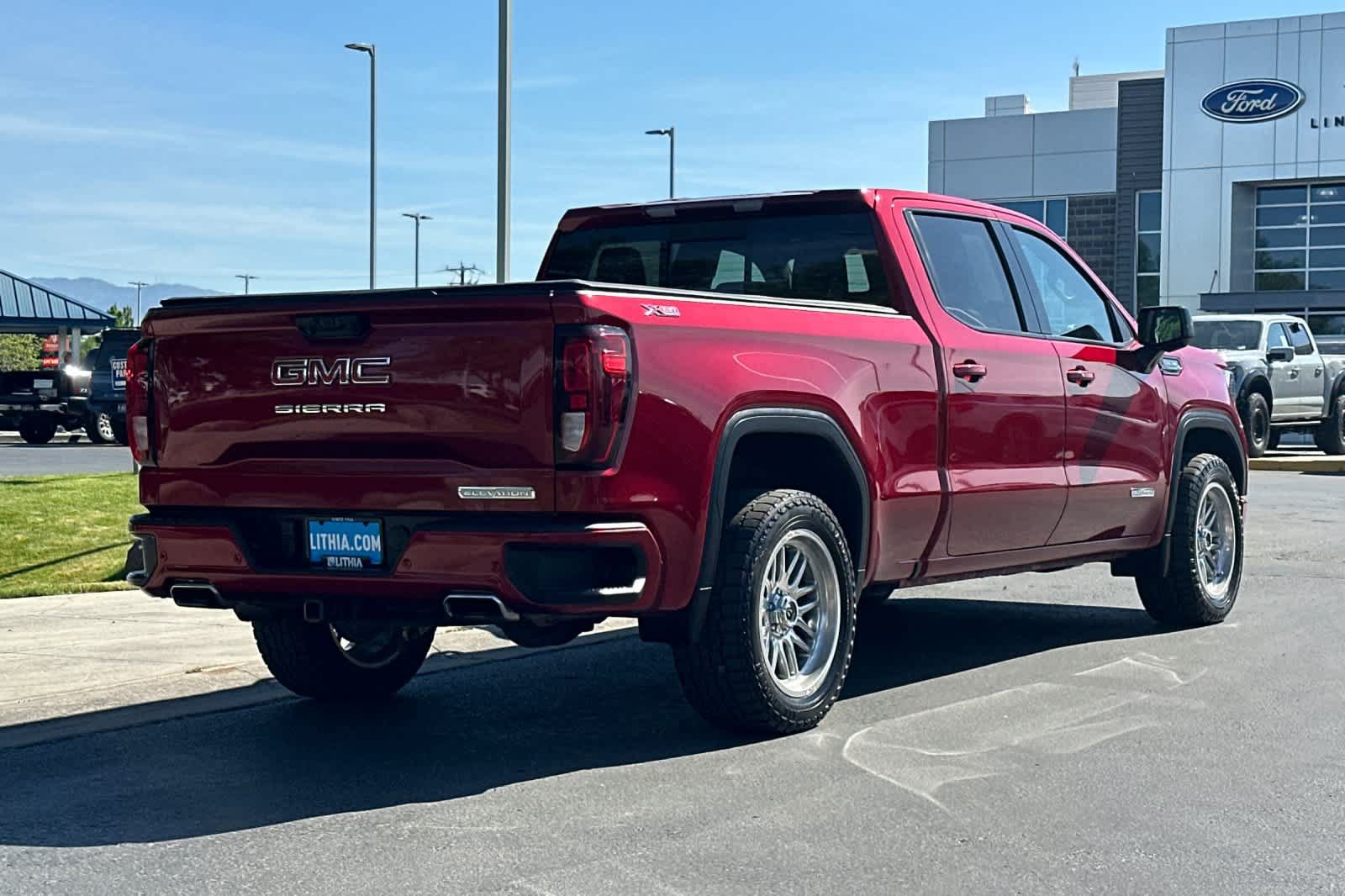 Used 2023 GMC Sierra 1500 Elevation w/ Elevation Premium Package AWD/4WD image 2