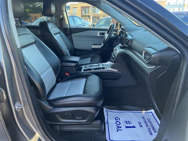 Certified 2022 Ford Explorer XLT w/ Equipment Group 202A image 13