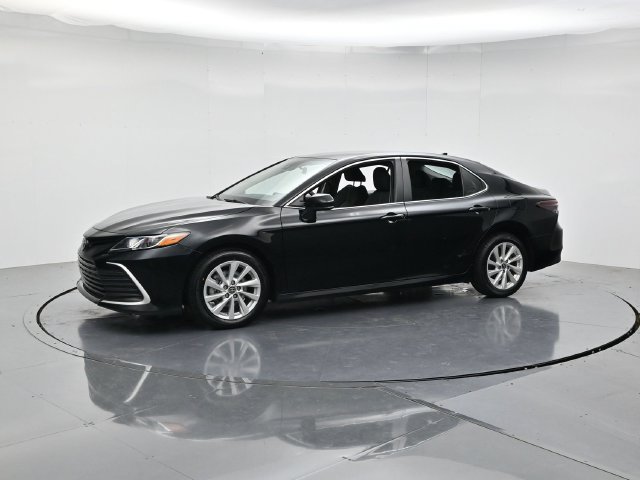 Used 2024 Toyota Camry LE FWD image 5