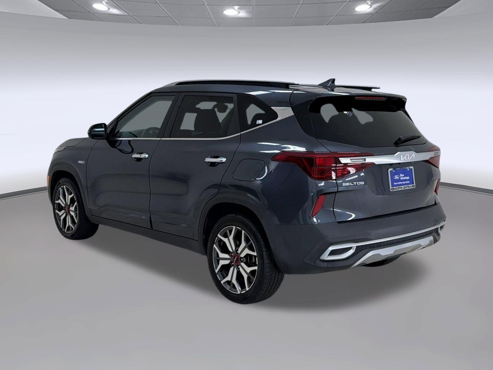 Used 2022 Kia Seltos SX w/ Sunroof Package AWD/4WD image 3