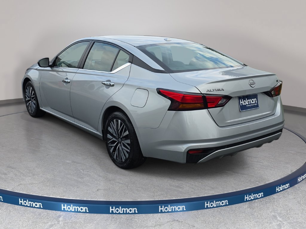 Used 2024 Nissan Altima 2.5 SV FWD image 7