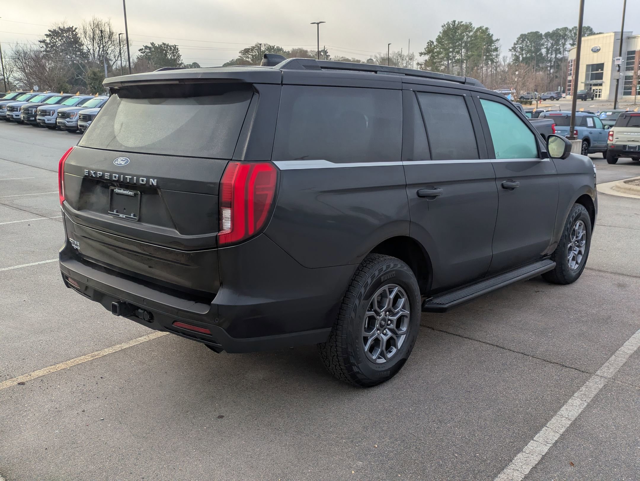 Certified 2025 Ford Expedition Active image 6