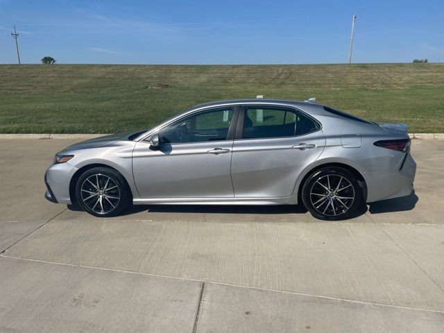 Used 2023 Toyota Camry SE FWD image 7
