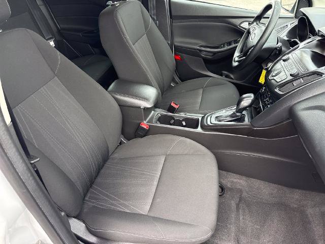 Certified 2018 Ford Focus SE w/ Interior Protection Package FWD image 9