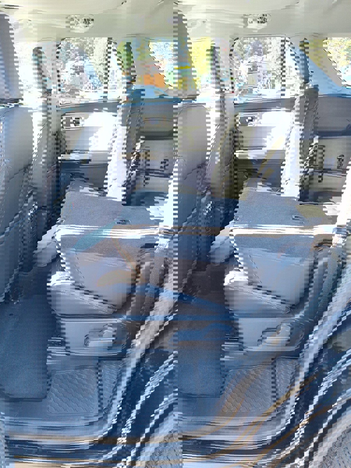 Certified 2022 Ford Explorer XLT w/ Equipment Group 202A image 13