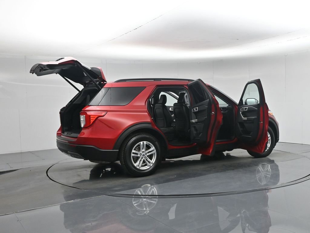 Certified 2020 Ford Explorer XLT w/ Equipment Group 202A image 6