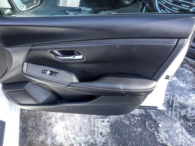 Used 2025 Nissan Sentra SV image 31