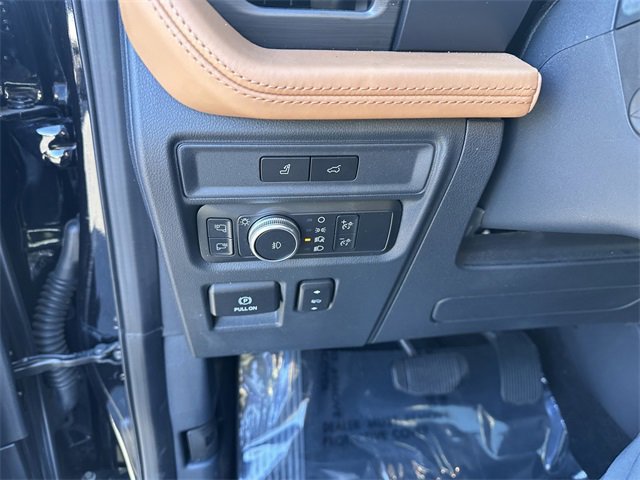 Certified 2022 Ford Expedition Max Platinum image 32