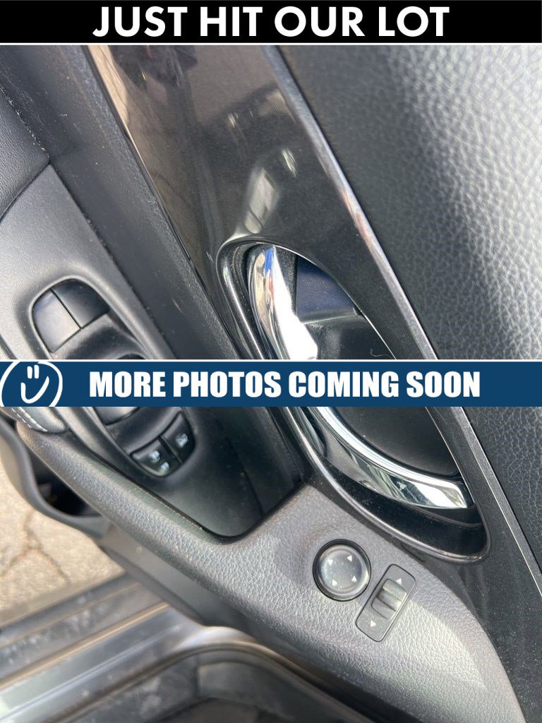 Used 2018 Nissan Rogue SV AWD/4WD image 6