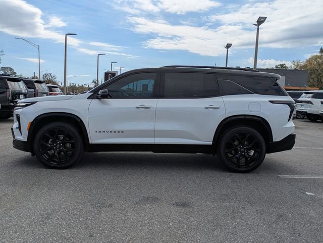 Used 2024 Chevrolet Traverse RS image 2
