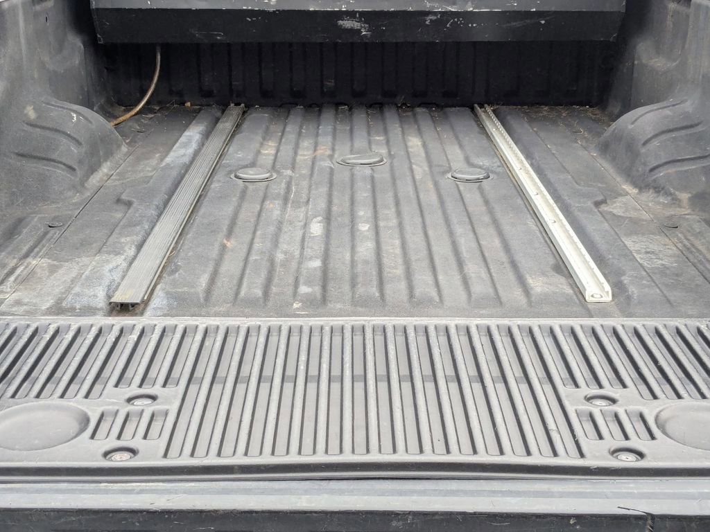 Used 2018 Nissan Titan SL w/ Chrome Package image 9