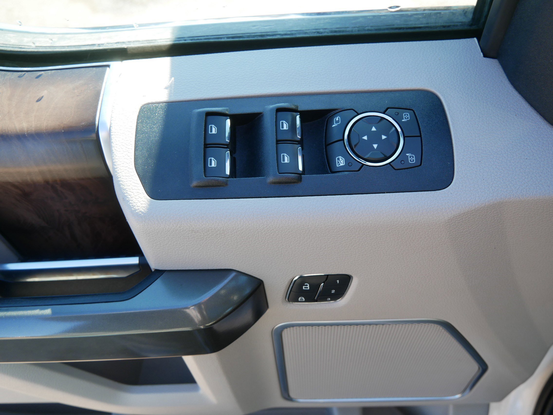 Certified 2019 Ford F150 Limited w/ Trailer Tow Package image 20