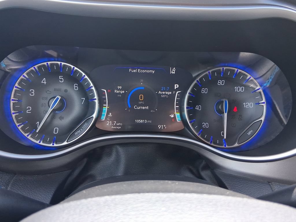 Used 2021 Chrysler Pacifica Touring-L FWD image 17