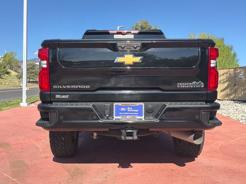 Used 2022 Chevrolet Silverado 2500 High Country w/ Technology Package AWD/4WD image 7