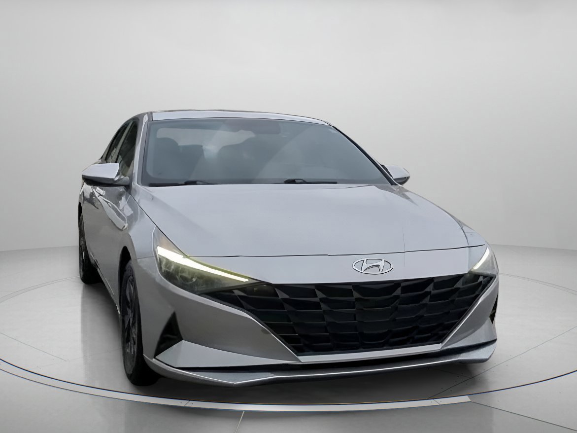 Used 2023 Hyundai Elantra SEL w/ Cargo Package image 29