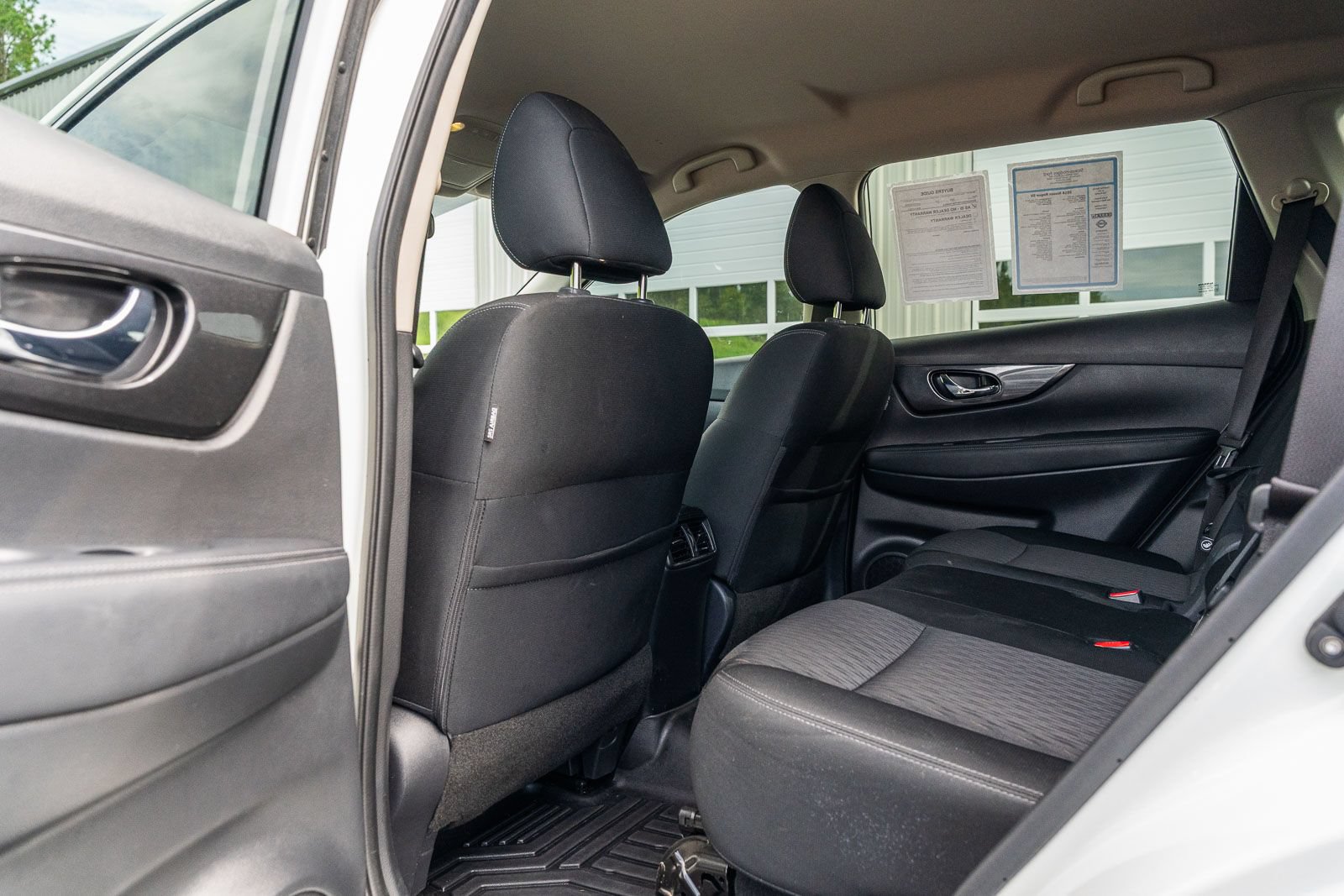 Used 2018 Nissan Rogue SV FWD image 16