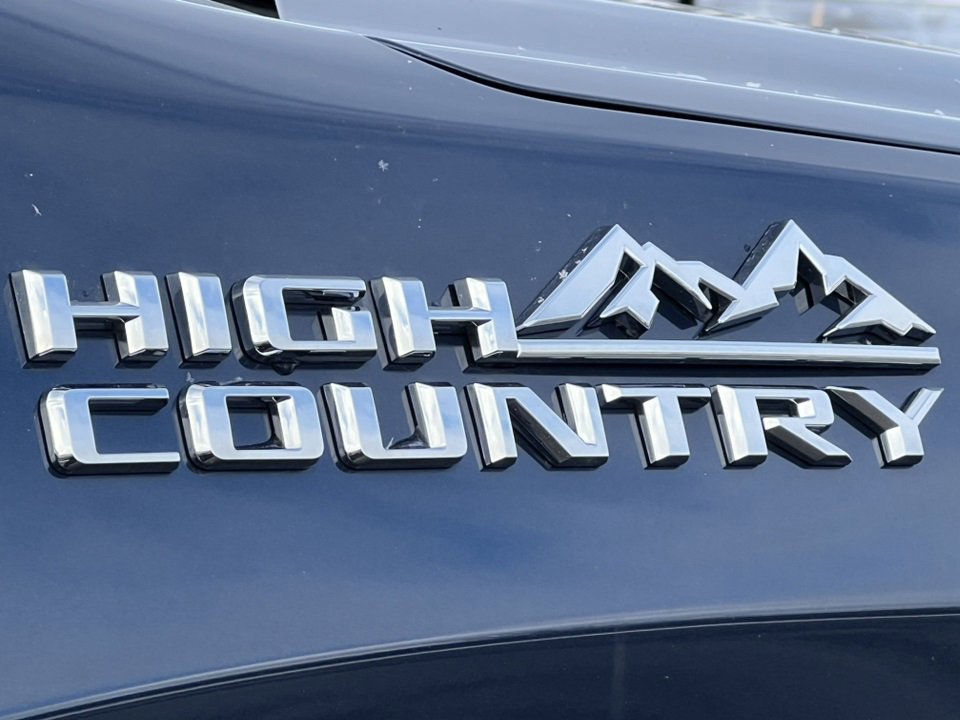 Used 2022 Chevrolet Silverado 1500 High Country w/ Technology Package image 9