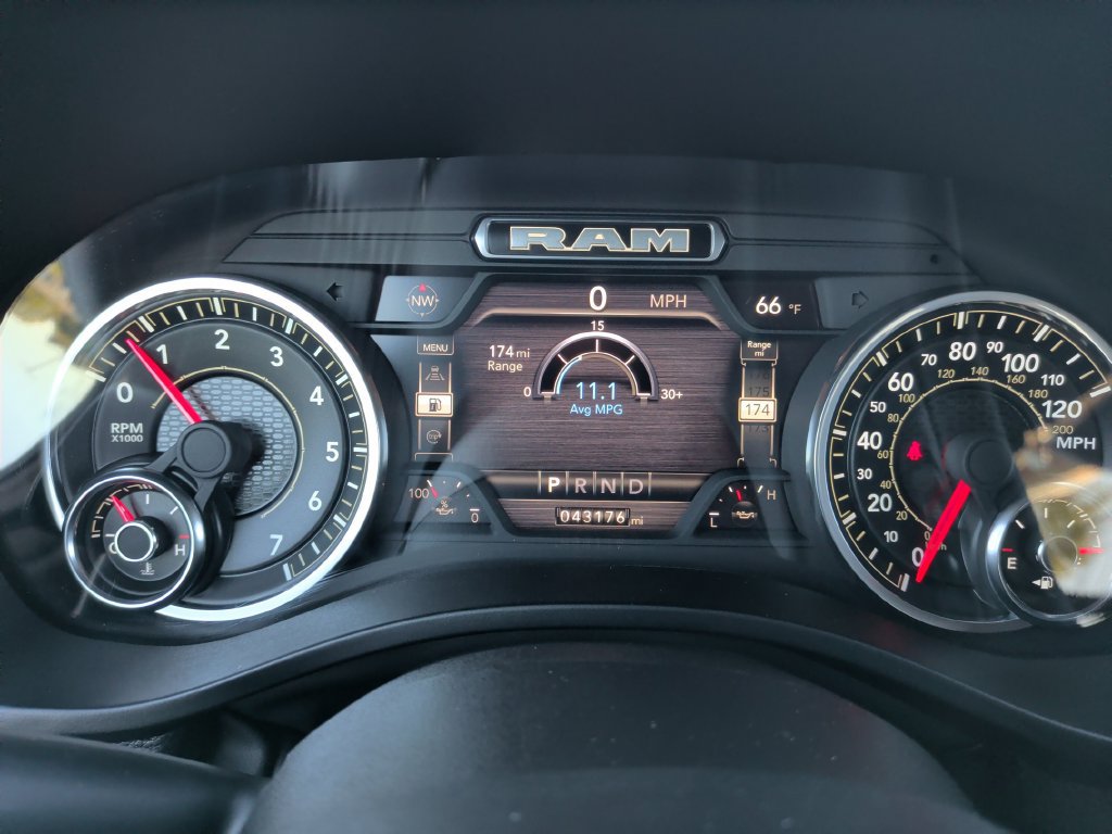 Used 2023 RAM 1500 Laramie AWD/4WD image 31