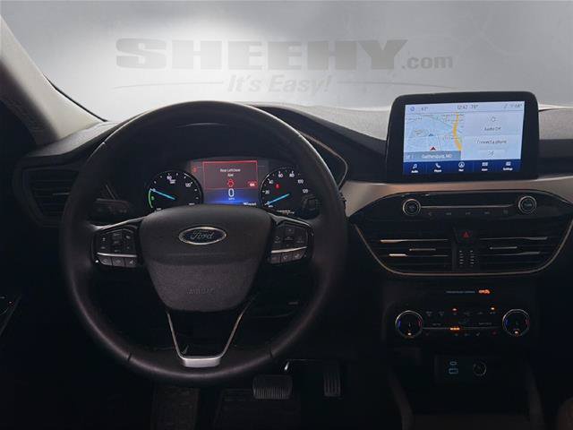 Certified 2022 Ford Escape SE w/ Convenience Package AWD/4WD image 3